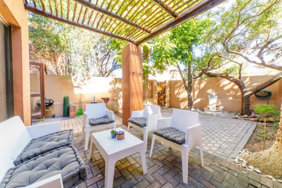 To Let 2 Bedroom Property for Rent in Douglasdale Gauteng