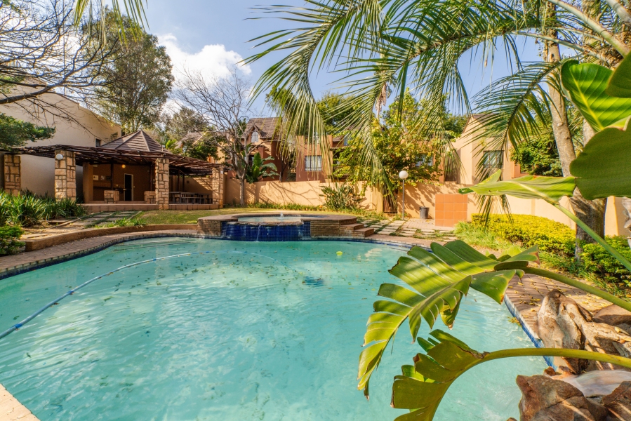 To Let 2 Bedroom Property for Rent in Douglasdale Gauteng
