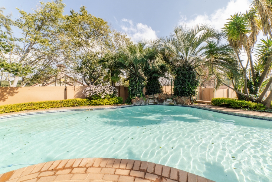 To Let 2 Bedroom Property for Rent in Douglasdale Gauteng