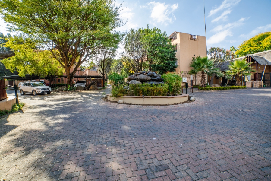 To Let 2 Bedroom Property for Rent in Douglasdale Gauteng
