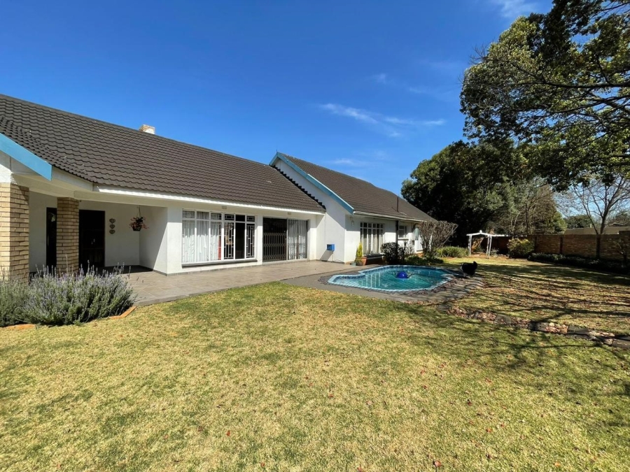 4 Bedroom Property for Sale in Vanderbijlpark SE 2 Gauteng