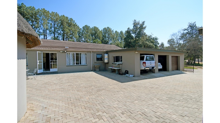 8 Bedroom Property for Sale in Gerardsville Gauteng