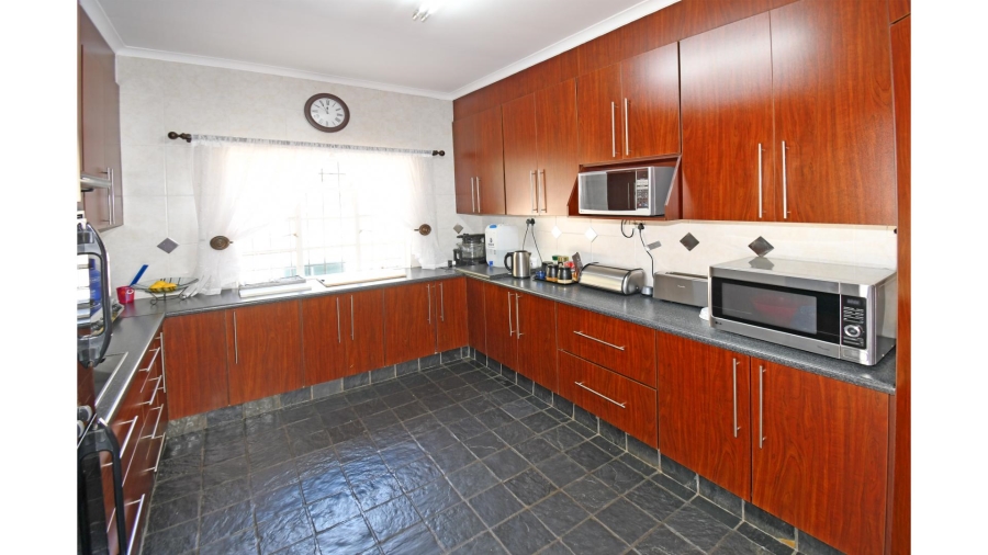 8 Bedroom Property for Sale in Gerardsville Gauteng
