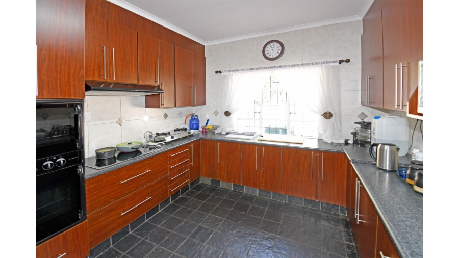 8 Bedroom Property for Sale in Gerardsville Gauteng