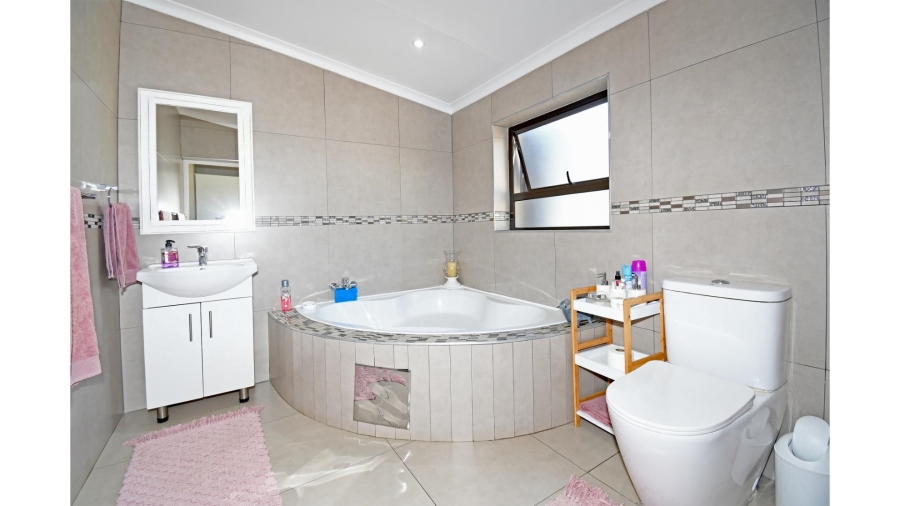 8 Bedroom Property for Sale in Gerardsville Gauteng