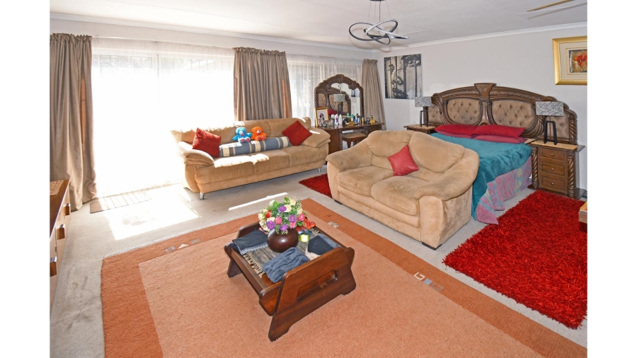 8 Bedroom Property for Sale in Gerardsville Gauteng