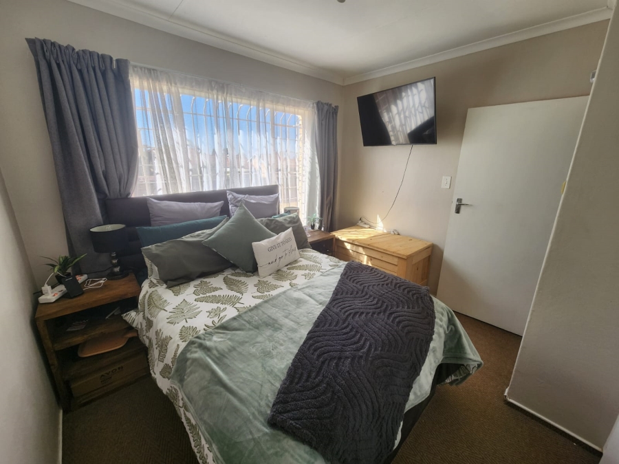 2 Bedroom Property for Sale in Radiokop Gauteng