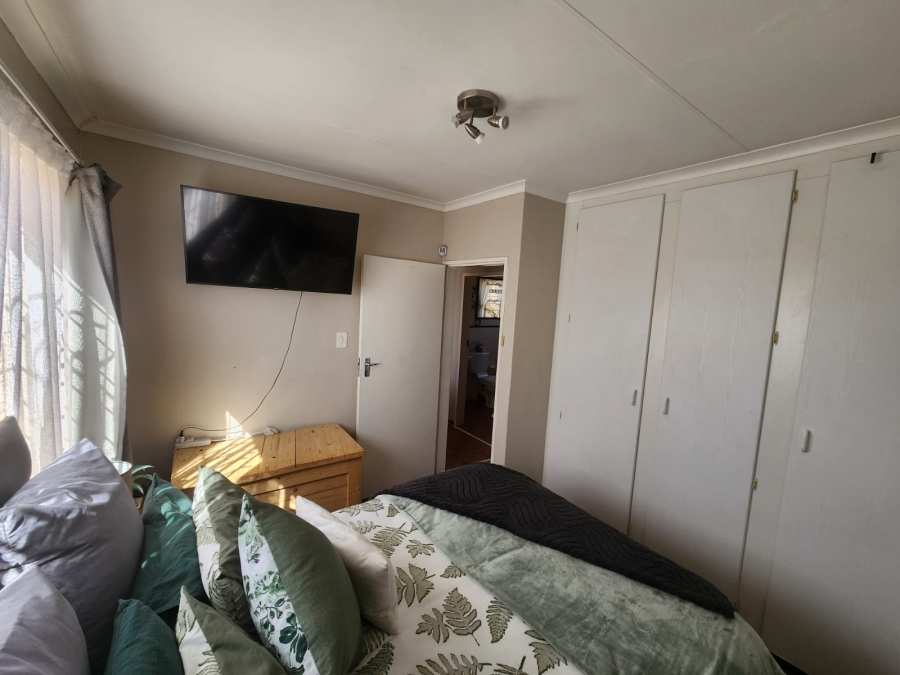2 Bedroom Property for Sale in Radiokop Gauteng