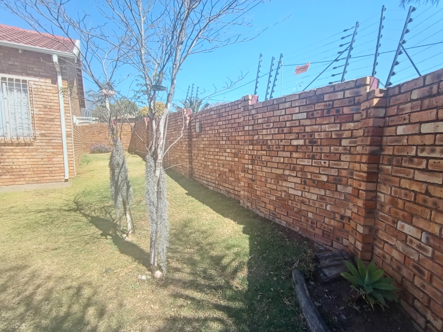 2 Bedroom Property for Sale in Radiokop Gauteng