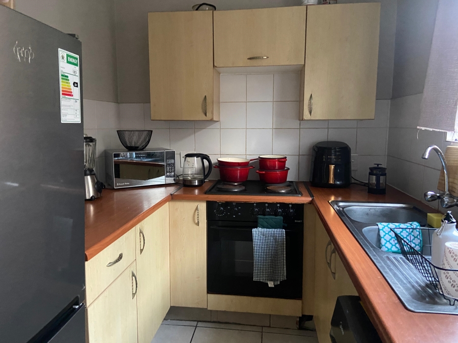 1 Bedroom Property for Sale in Silver Lakes Gauteng