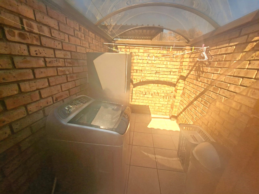 3 Bedroom Property for Sale in Noordheuwel Gauteng