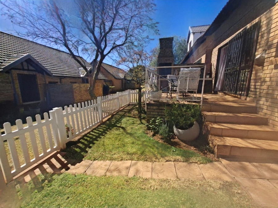 3 Bedroom Property for Sale in Noordheuwel Gauteng