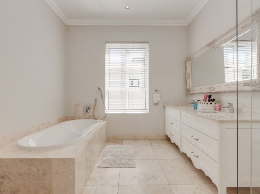 To Let 5 Bedroom Property for Rent in Helderfontein Estate Gauteng
