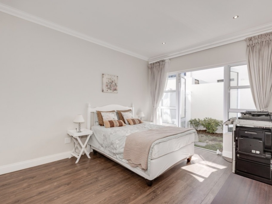 To Let 5 Bedroom Property for Rent in Helderfontein Estate Gauteng