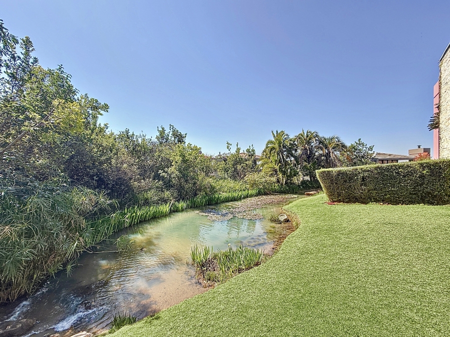 2 Bedroom Property for Sale in Lombardy Estate Gauteng