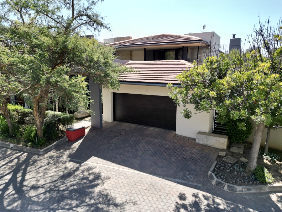 2 Bedroom Property for Sale in Lombardy Estate Gauteng