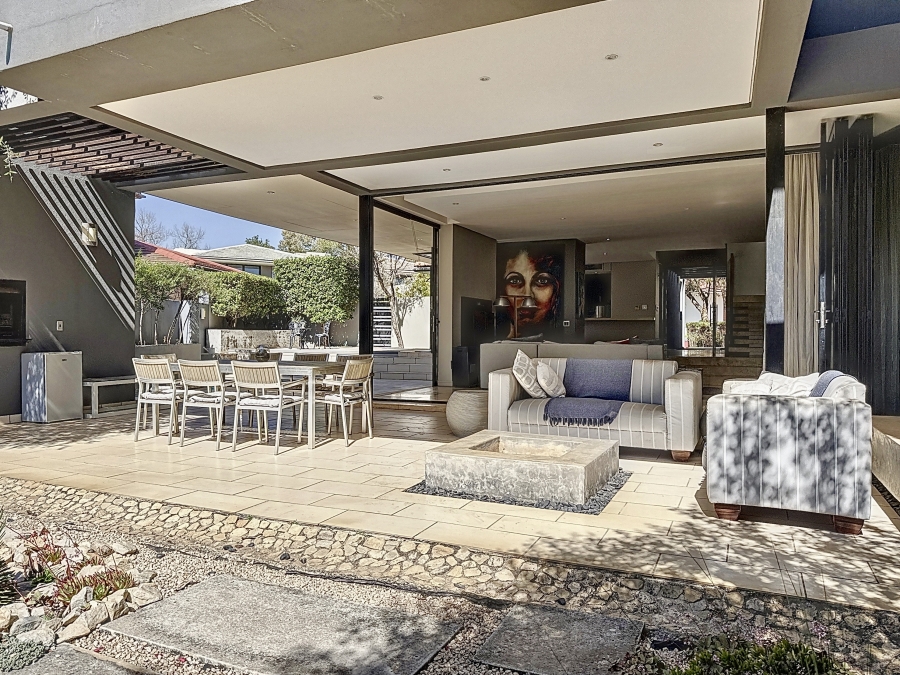 2 Bedroom Property for Sale in Lombardy Estate Gauteng