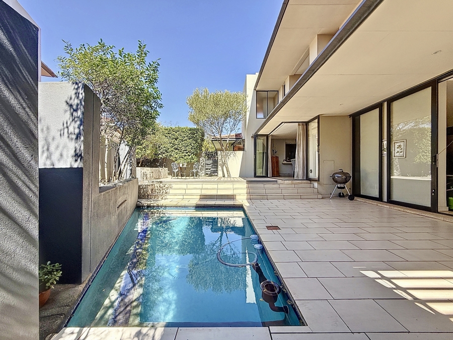 2 Bedroom Property for Sale in Lombardy Estate Gauteng