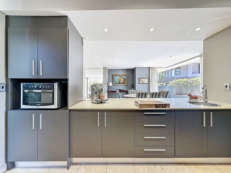 2 Bedroom Property for Sale in Lombardy Estate Gauteng