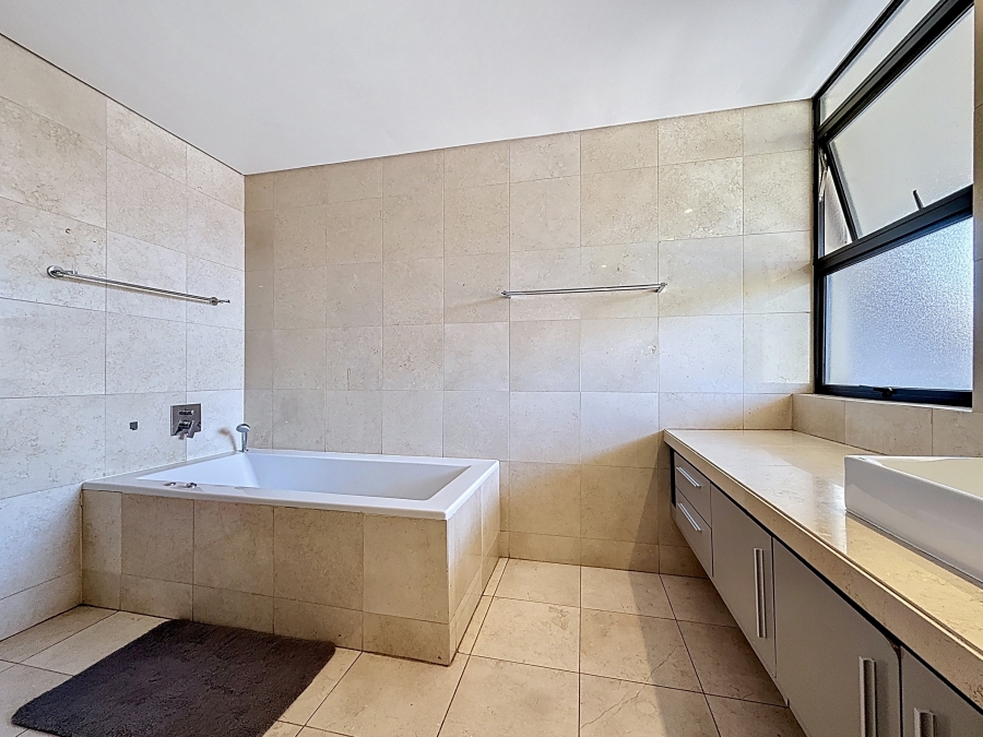 2 Bedroom Property for Sale in Lombardy Estate Gauteng