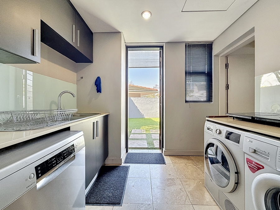 2 Bedroom Property for Sale in Lombardy Estate Gauteng