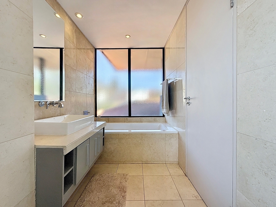 2 Bedroom Property for Sale in Lombardy Estate Gauteng