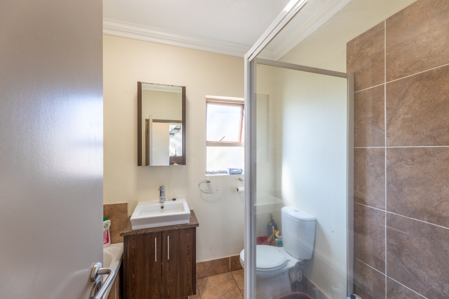 2 Bedroom Property for Sale in Lonehill Gauteng
