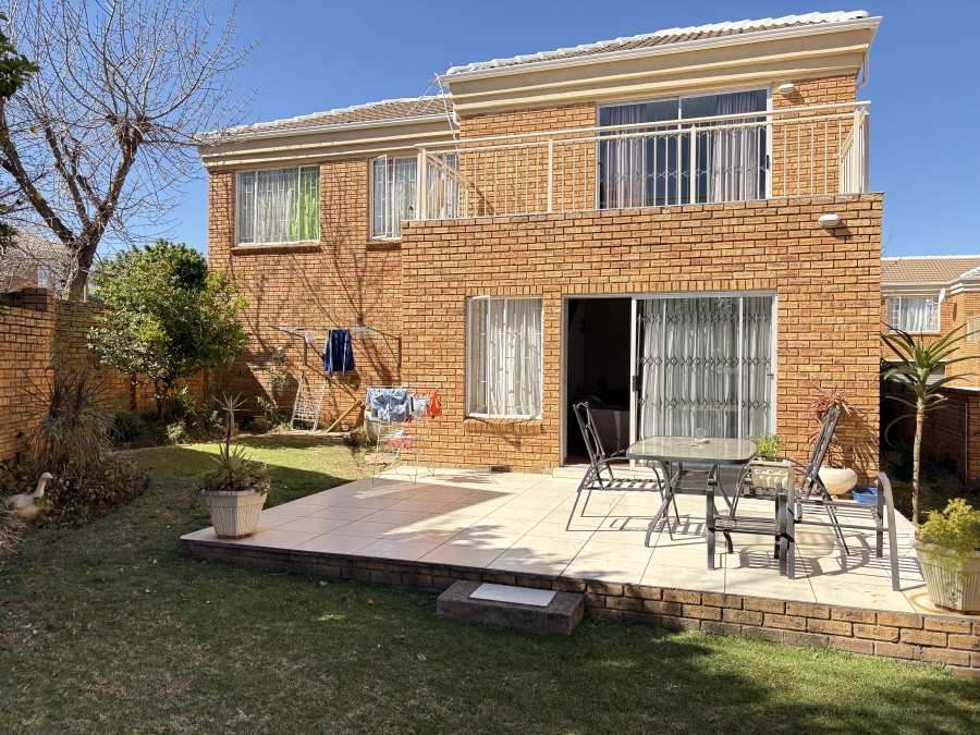 3 Bedroom Property for Sale in Honeydew Ridge Gauteng