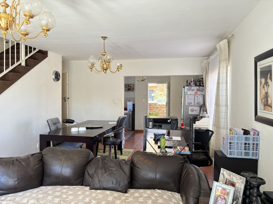 3 Bedroom Property for Sale in Honeydew Ridge Gauteng