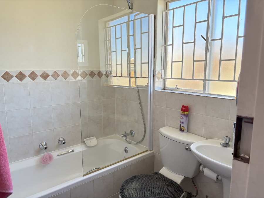 3 Bedroom Property for Sale in Honeydew Ridge Gauteng