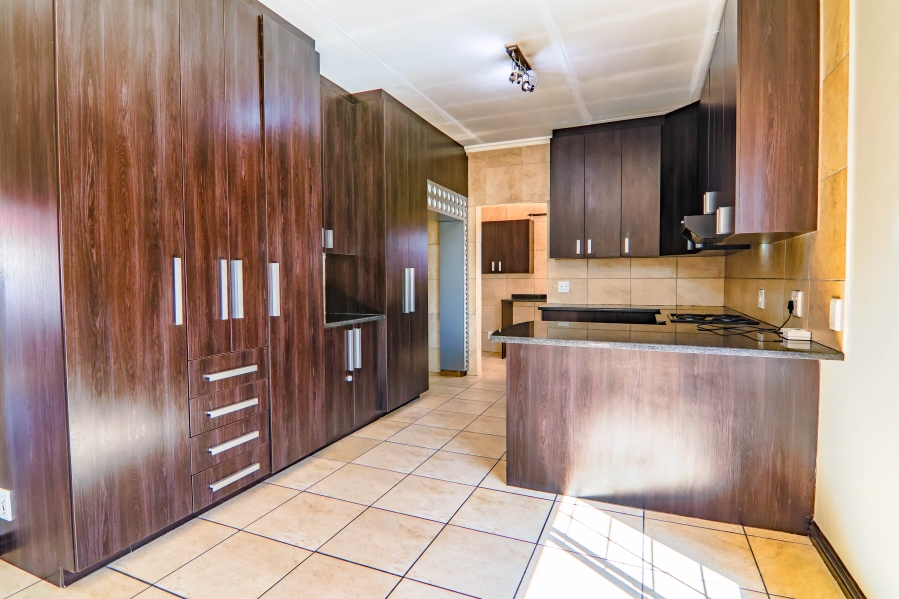 3 Bedroom Property for Sale in Thatchfield Estate Gauteng