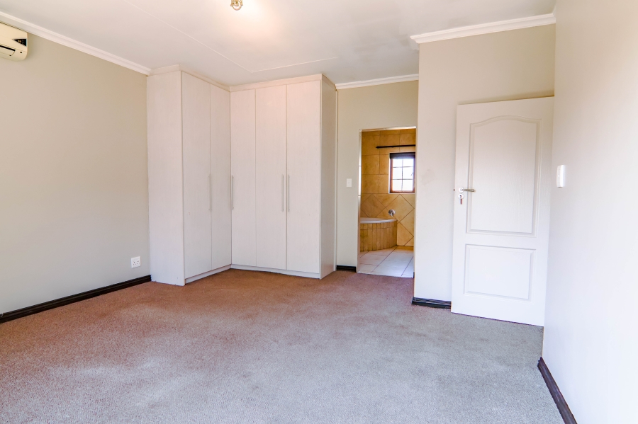 3 Bedroom Property for Sale in Thatchfield Estate Gauteng