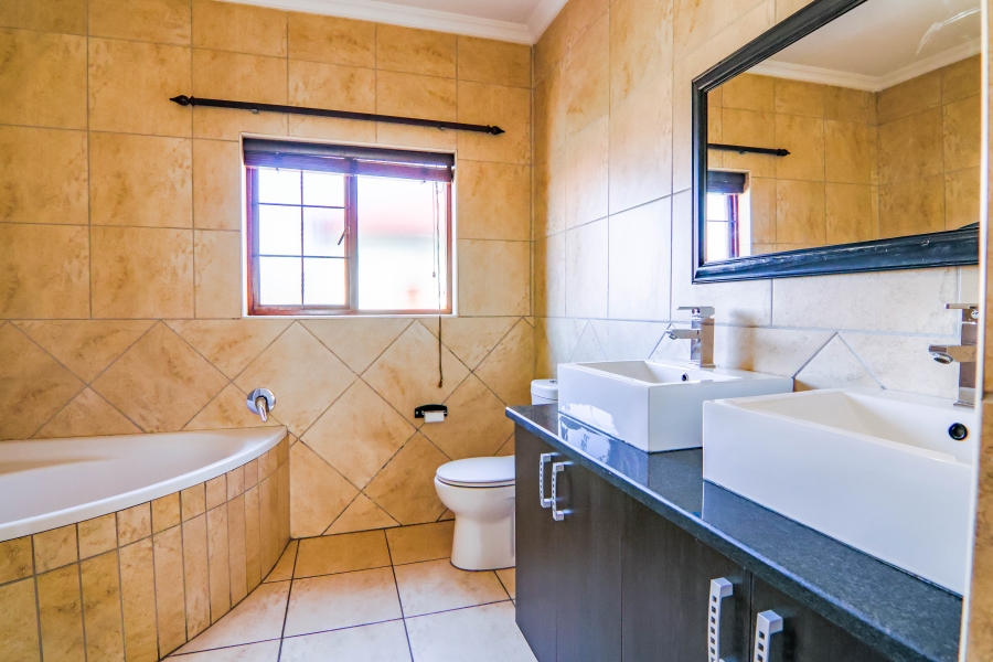 3 Bedroom Property for Sale in Thatchfield Estate Gauteng