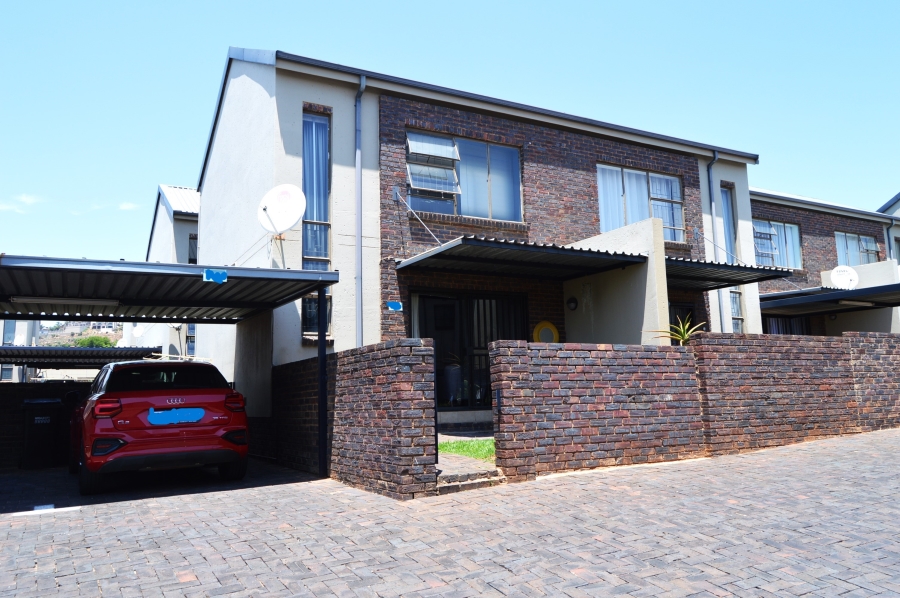 To Let 2 Bedroom Property for Rent in Noordheuwel Gauteng