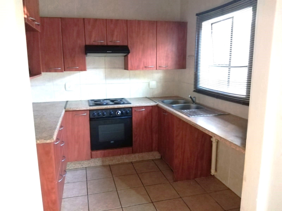 To Let 2 Bedroom Property for Rent in Noordheuwel Gauteng