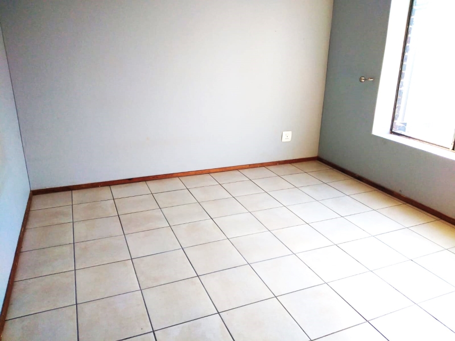 To Let 2 Bedroom Property for Rent in Noordheuwel Gauteng