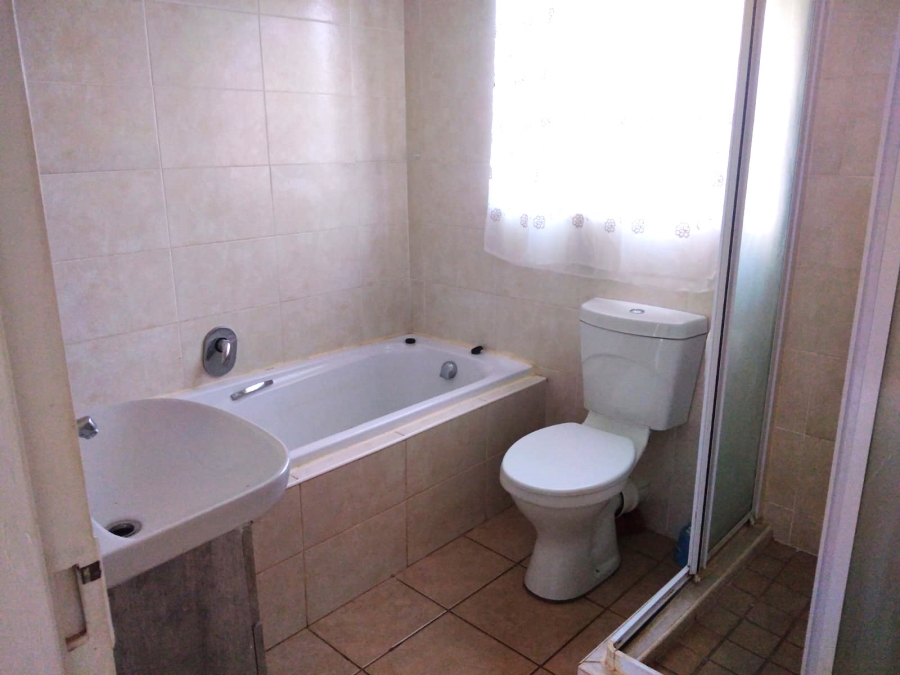 To Let 2 Bedroom Property for Rent in Noordheuwel Gauteng