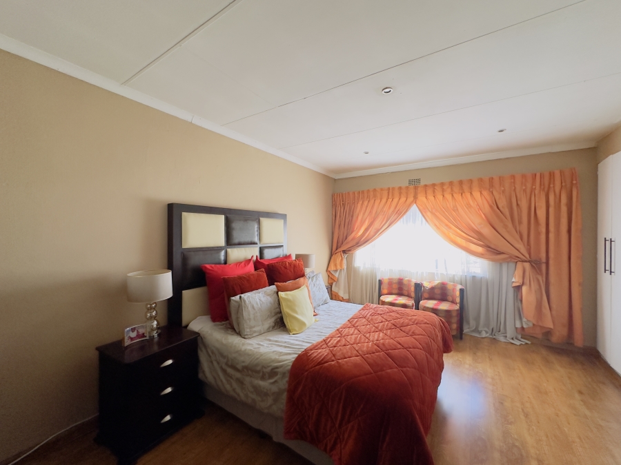 4 Bedroom Property for Sale in Verwoerdpark Gauteng