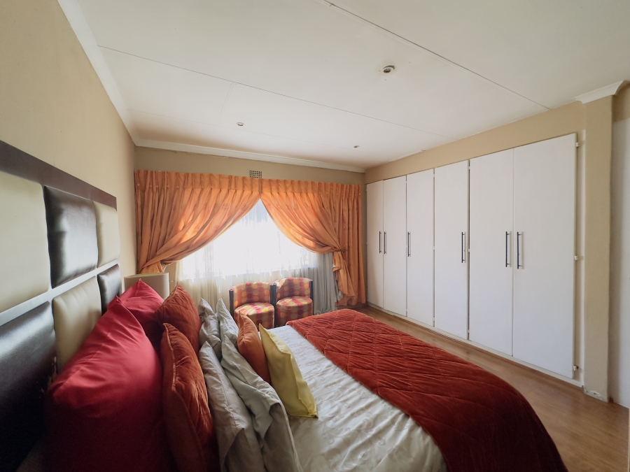 4 Bedroom Property for Sale in Verwoerdpark Gauteng