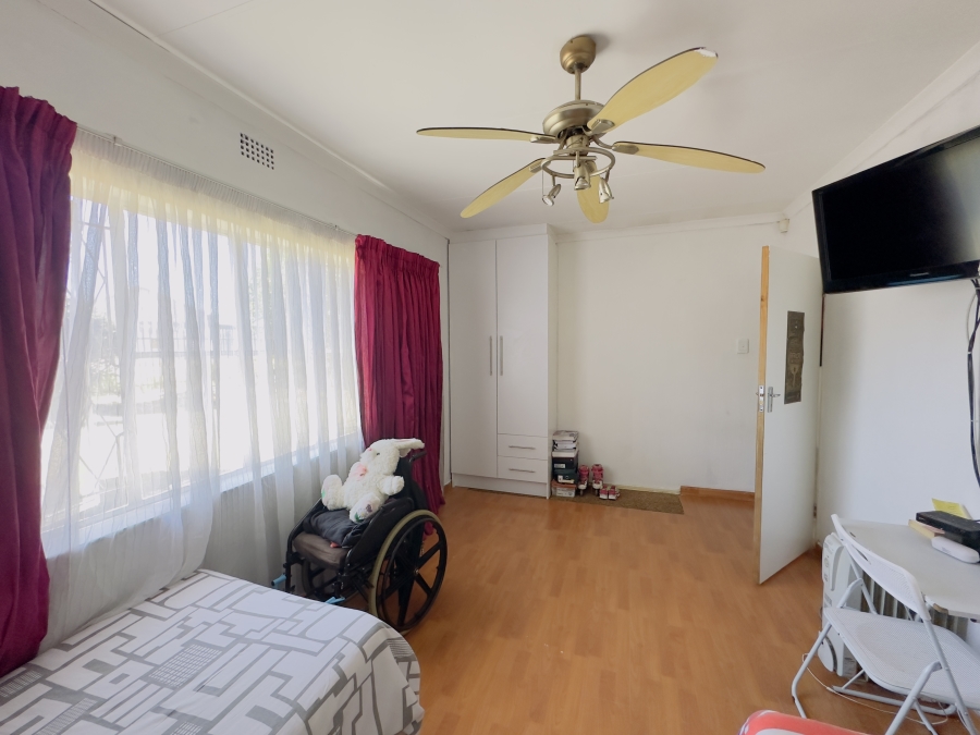 4 Bedroom Property for Sale in Verwoerdpark Gauteng