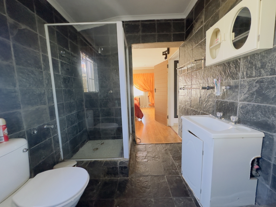 4 Bedroom Property for Sale in Verwoerdpark Gauteng