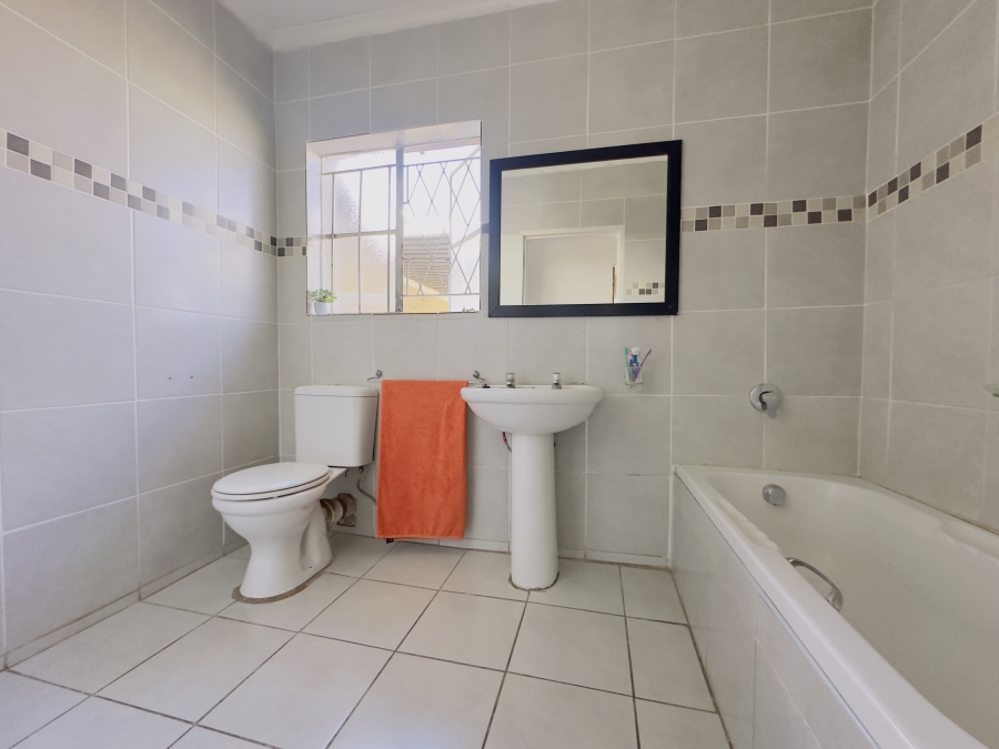 4 Bedroom Property for Sale in Verwoerdpark Gauteng