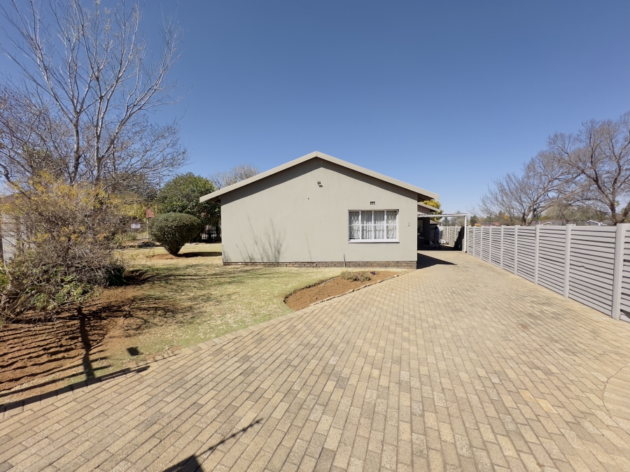 4 Bedroom Property for Sale in Verwoerdpark Gauteng