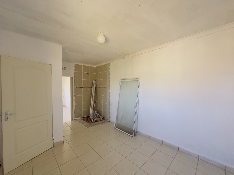 4 Bedroom Property for Sale in Verwoerdpark Gauteng