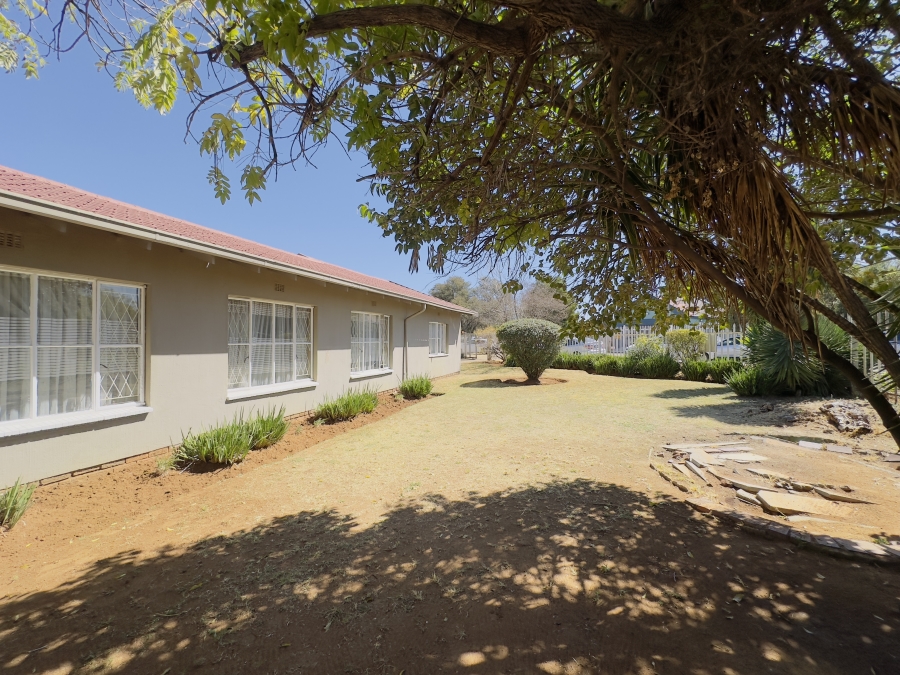4 Bedroom Property for Sale in Verwoerdpark Gauteng