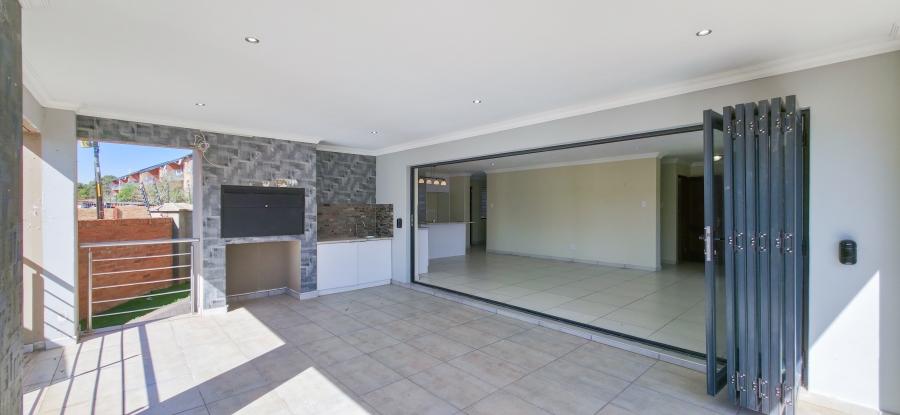 3 Bedroom Property for Sale in Olympus AH Gauteng