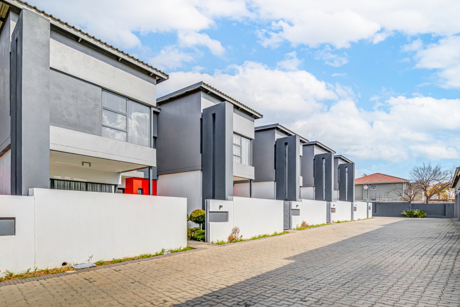 To Let 3 Bedroom Property for Rent in Edendale Gauteng