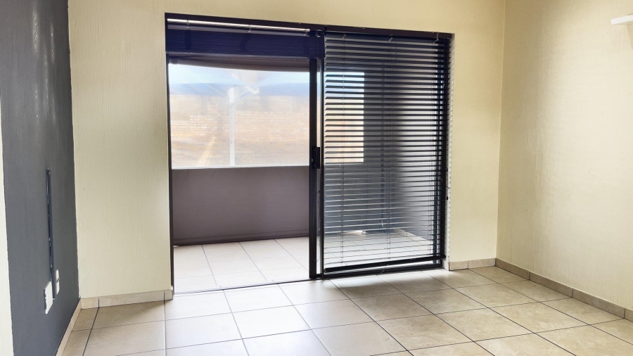 2 Bedroom Property for Sale in Mulbarton Gauteng