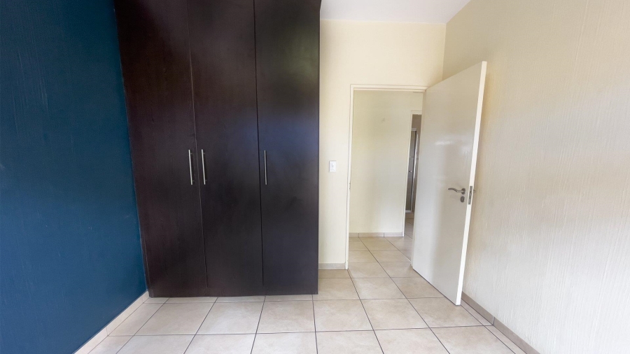 2 Bedroom Property for Sale in Mulbarton Gauteng