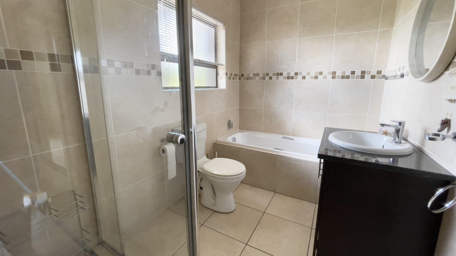 2 Bedroom Property for Sale in Mulbarton Gauteng